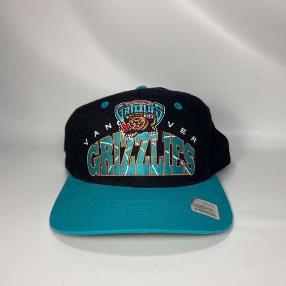 Vintage Other - Vintage NBA Vancouver Grizzlies Strapback Hat